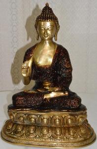 Mosazný Buddha - krásný, masivní kus - kolorovaný 