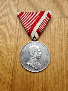 Medaile za statečnost - Franz Joseph I - krásný stav  (velká)