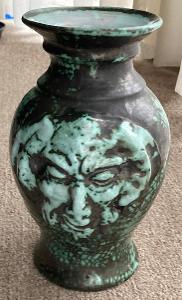 Reon Argondian - Keramická váza s démonem