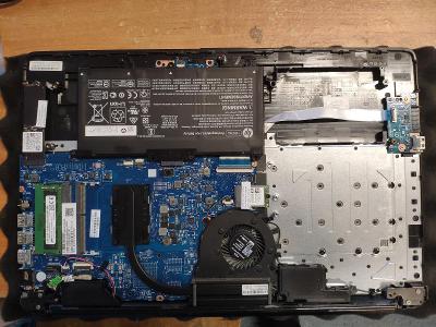 Notebook HP 17-ca2008no 1A5M9EA poškozený tekutinou. Ryzen, 256GB, 8GB