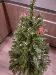 Umělý vánoční stromek