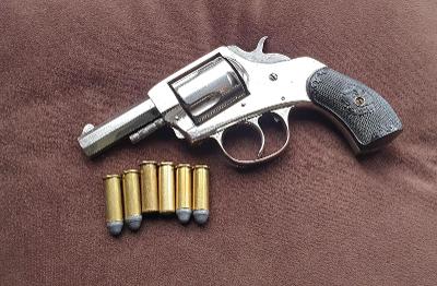 Historický revolver American Bull Dog cal.38CF DA  Nádherný pův. stav