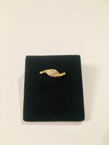 Zlatý jemný prsten s čirým kamenem, Au 585/1,22 g, velikost 56