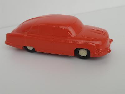 Retro hračka autíčko IGRA TATRA 603 