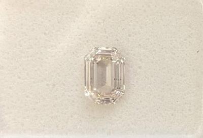 Diamant 0.50ct. I. Faint Brown /VS2 AIG Certified