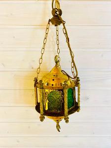 Stará krásná mosazná lampa s různobarevnými skly