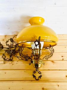 Stará krásná mosazná lampa ve stylu petrolejky
