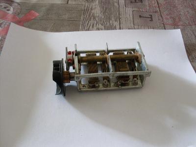 Mosazný ladící kondenzátor