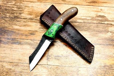 137/ Lovecky nůž. Nůž z vysoce uhlíkové oceli 1095. Bushcraft