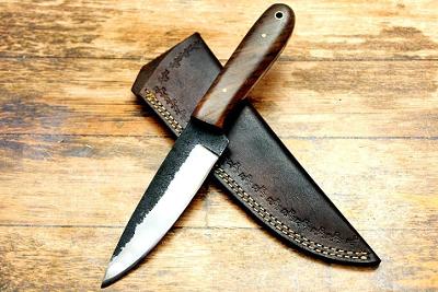 142/ Lovecky nůž. Nůž z vysoce uhlíkové oceli 1095. Bushcraft