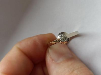 Starožitný 14K zlatý briliantový prsten-solitér 0,2 karátu