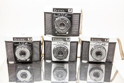 Sbírka fotoaparátů CORINA - DRUOPTA černé provedení štítků