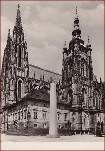 Praha (město) * Hrad, chrám sv. Víta, obelisk, nádvoří * V583