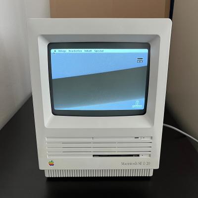 Apple Macintosh SE 1/20  - PLNĚ FUNKČNÍ KUS