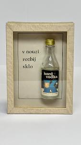 obraz V nouzi rozbij sklo Kord vodka made in Czechoslovakia