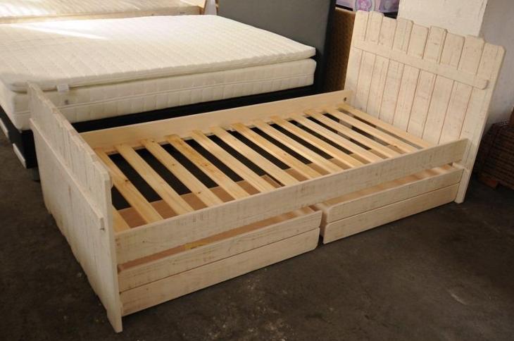 Dřevěná postel s roštem (11857) - Studentské pokoje