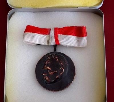 Vyznamenání / medaile 1928  10 Let samostatnosti Polska Gen.Pilsudski