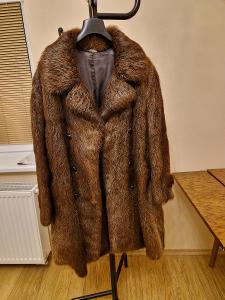 Wyssbrod (Zürich) Švýcarsko kožešinový kabát 80.-90. léta