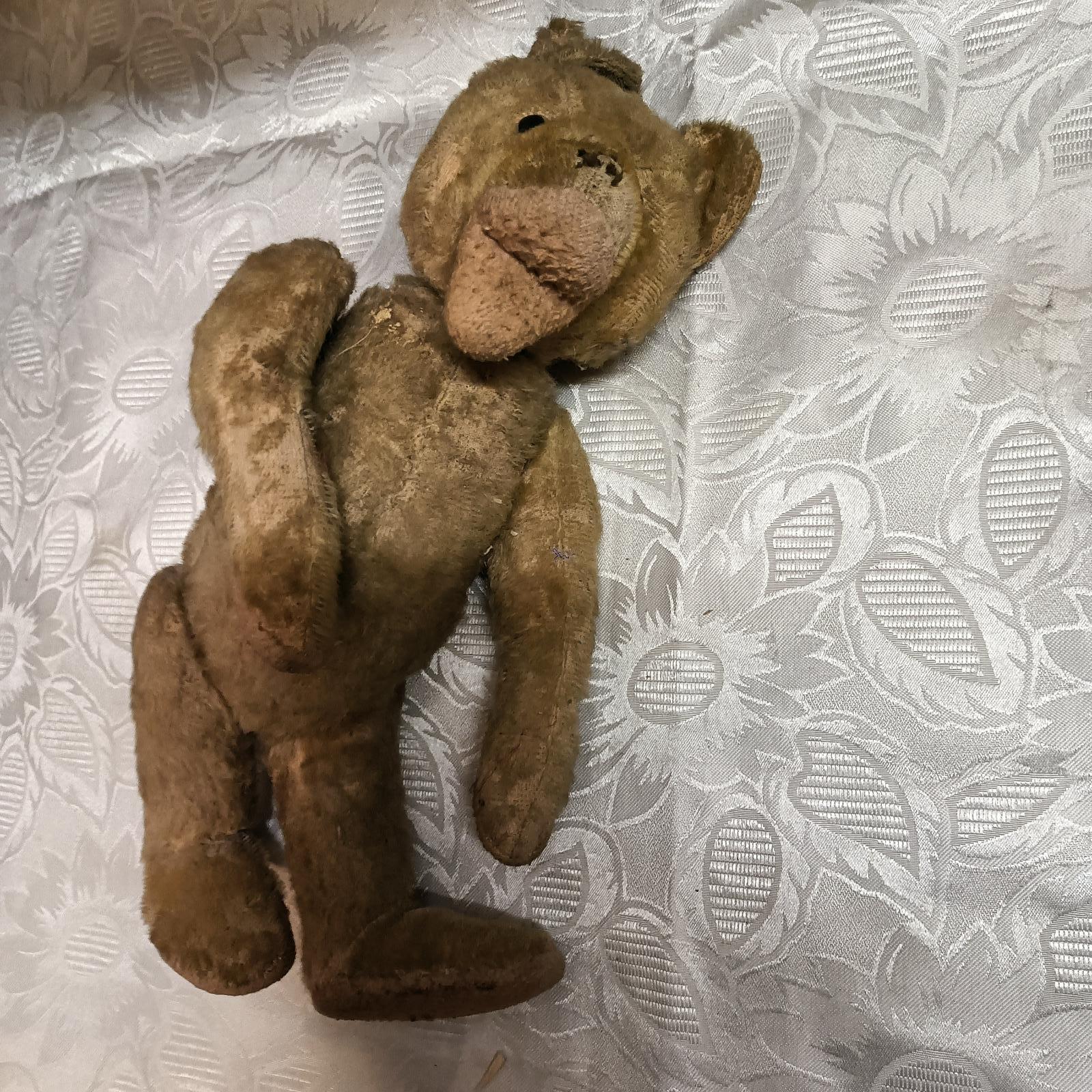 stará plyšová hračka - medvěd - vycpaná asi ze slámy nebo pilin - 40cm - Starožitnosti a umenie