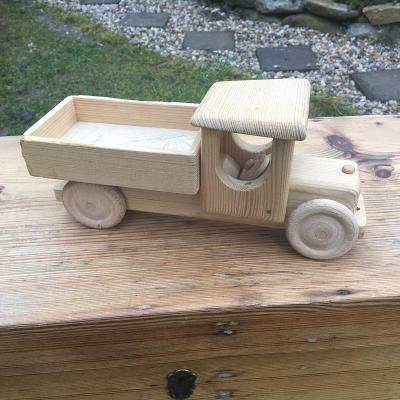 Dřevěné auto