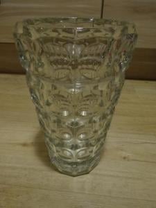 Starožitná zbierková váza masívne sklo, brúsený spodok, výška 25cm