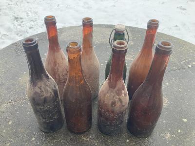 Staré pivní láhve 8 ks