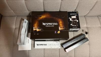 Kávovar Nespresso - Essenza Mini Piano Black + Aeroccino 3