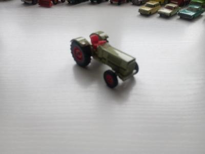 Siku V 287 Traktor 