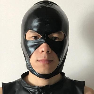 BDSM černá wet-look maska se třemi otvory N979