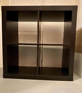 PRAKTICKÁ KNIHOVNA / Regál KALLAX, černý 77X77 cm IKEA