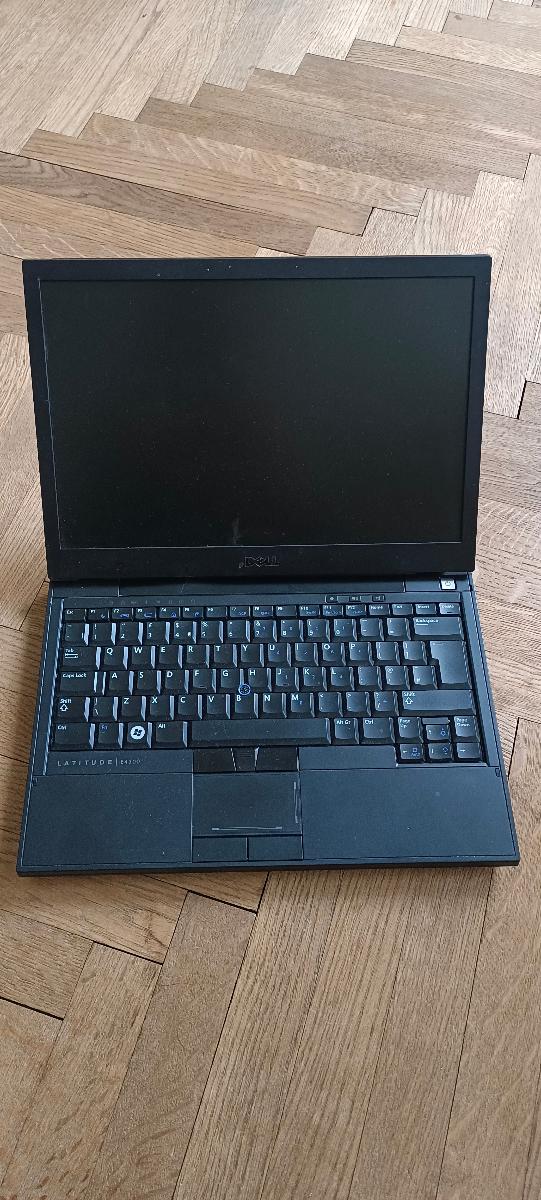 Notebook Dell Latitude E4300 - Počítače a hry
