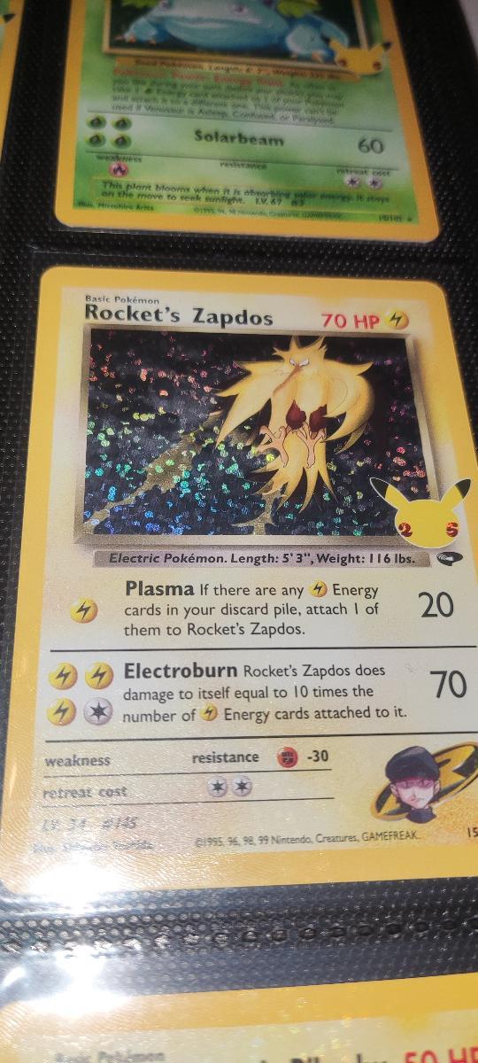 Pokemon TCG Celebrations - Rocket's Zapdos (CEL GC 15) - Zábava