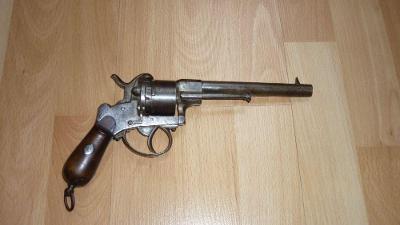 Historický revolver LEFOŠ cal. 9 mm