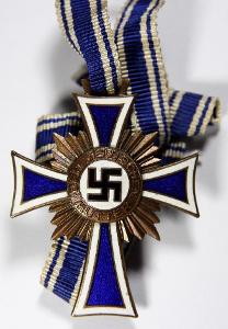 Kříž německé matky v bronzu
