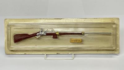 Maketa miniatura pušky Fusil de retrocarga 1757