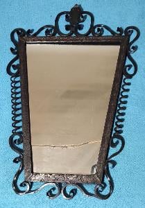 Kovaný rám zrcadla - staré zrcadlo