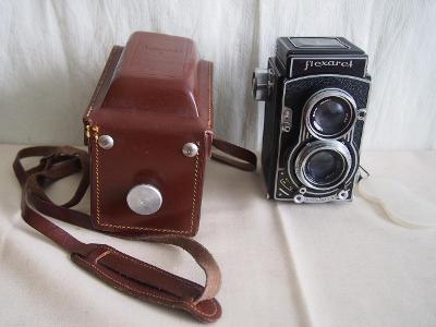 Starý fotoaparát  Flexaret S