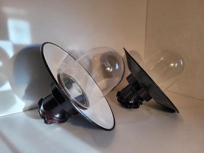 nástěnná industriální bakelitová lampa, smaltované stínidlo, až 4 ks