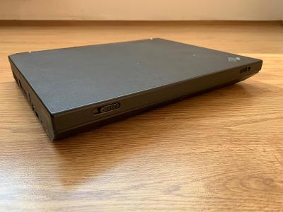Klasický IBM ThinkPad R40