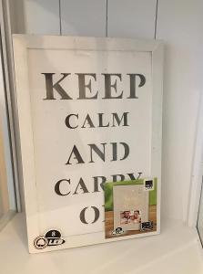 SVÍTÍCÍ LED RÁMEČEK "Keep calm and carry " - od korunky