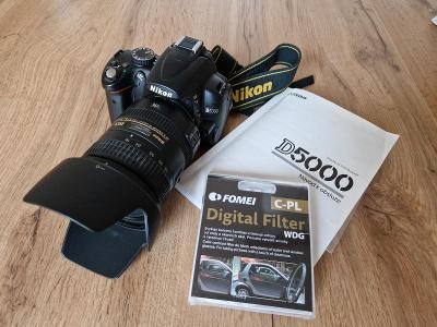 Nikon D5000 s všestranným objektivem AF-S DX NIKKOR 18-200 mm