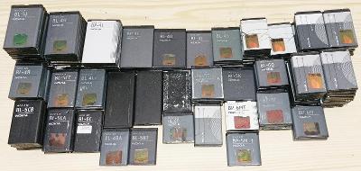 150 kusů Nokia baterií pro mobilní telefony -od končícího sběratele !
