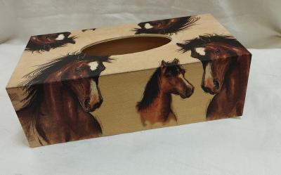 Krabička dřevěná na papírové kapesníky - Koně