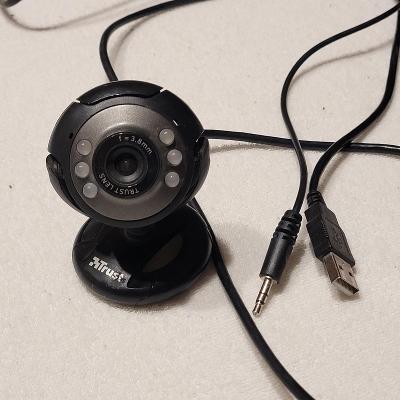 USB webkamera Trust s mikrofonem a led přísvitem