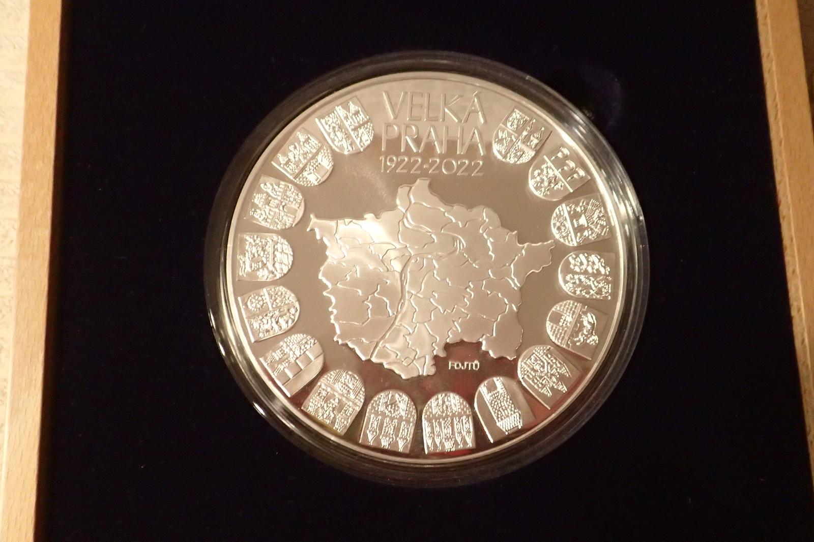 Mince 10000 Kč Ag - 100. výročie založenia Veľkej Prahy - leštená (PROOF) - Numizmatika