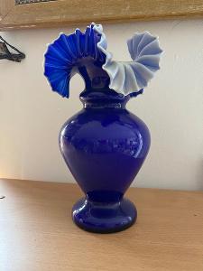 stará váza přejímané sklo 