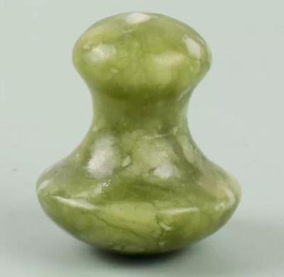Masážní hříbek gua sha zelený jadeit