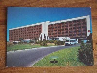 Pohled Tunis, hotel Hilton, mikrobus,  č.64452