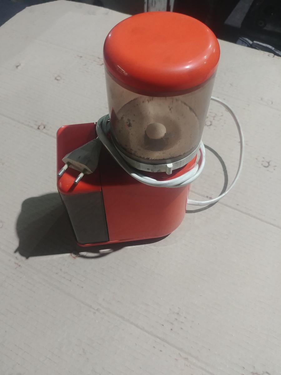 Elektrický mlynček na kávu - Malé elektrospotrebiče