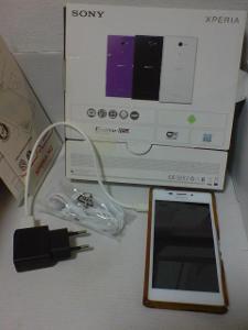 Mobilní telefon-Sony Xperia D2303M2